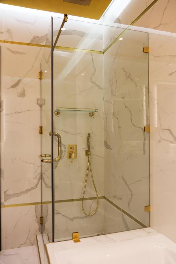 The B Premiere Hotel Doha Bagian luar foto