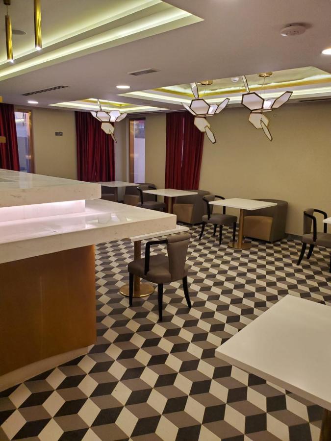 The B Premiere Hotel Doha Bagian luar foto