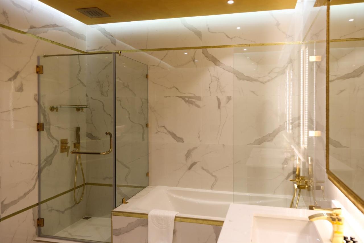 The B Premiere Hotel Doha Bagian luar foto