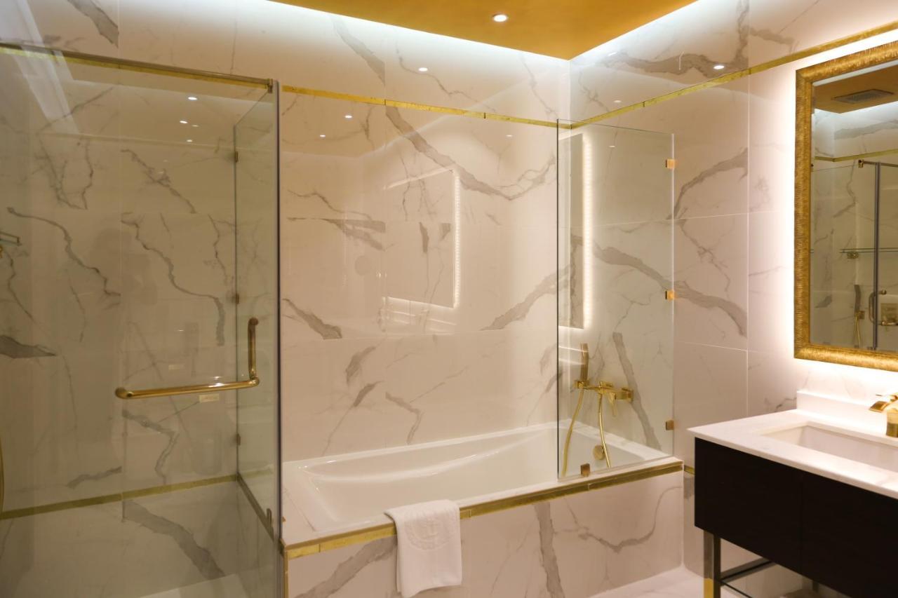 The B Premiere Hotel Doha Bagian luar foto